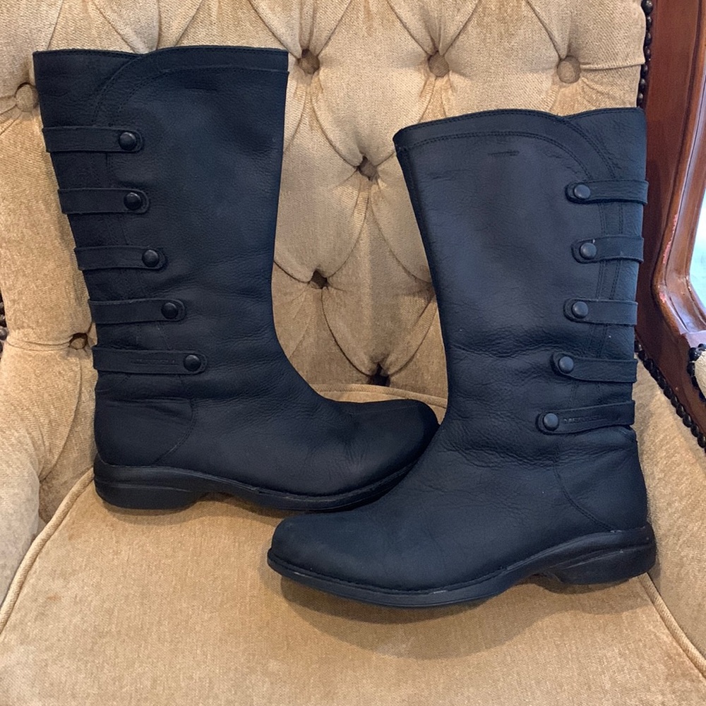Merrell size 9 women’s tall, waterproof boots